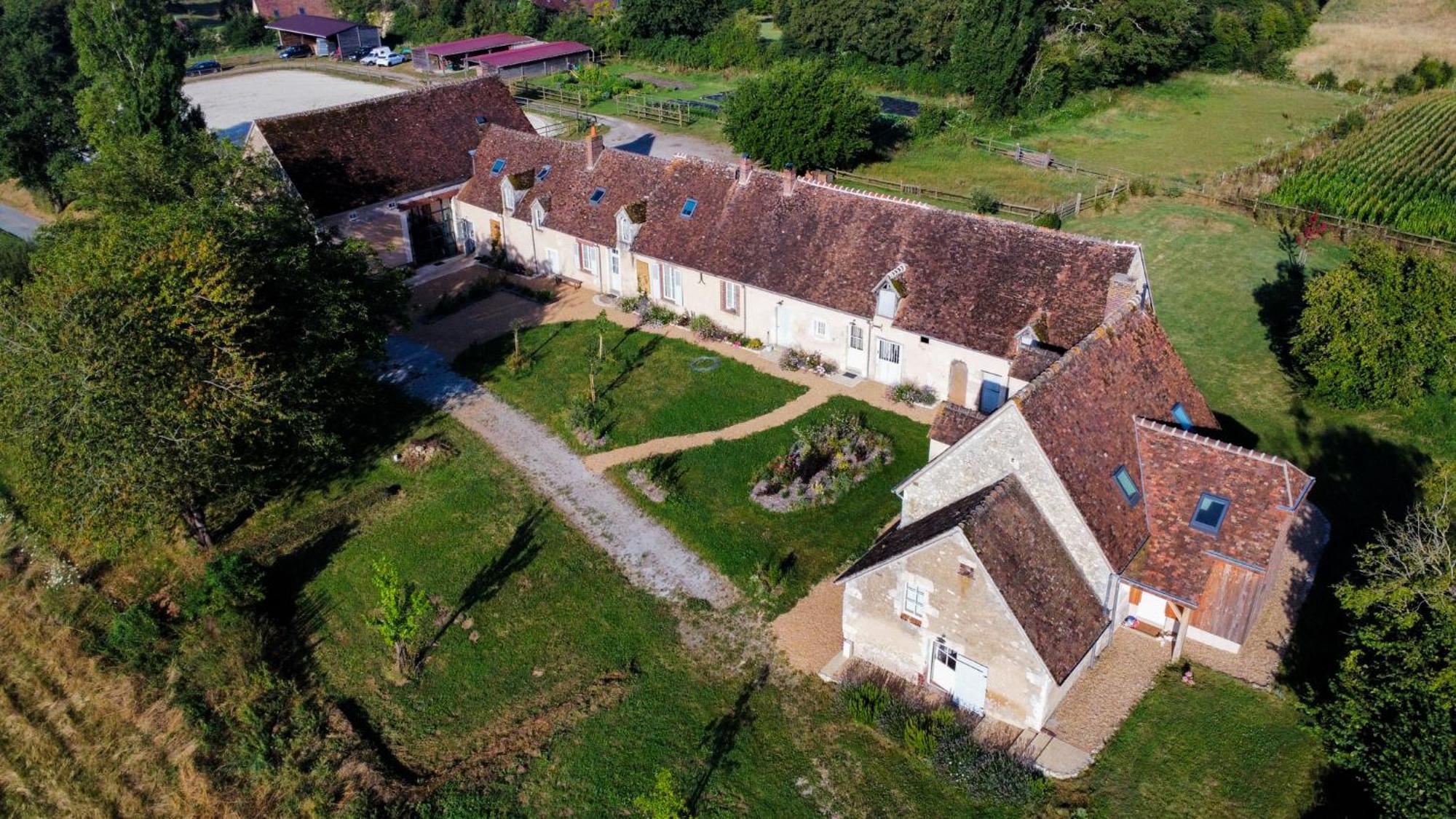 Chambres D'Hotes Du Bistrot Des Ecuries Cour-Maugis-sur-Huisne Buitenkant foto